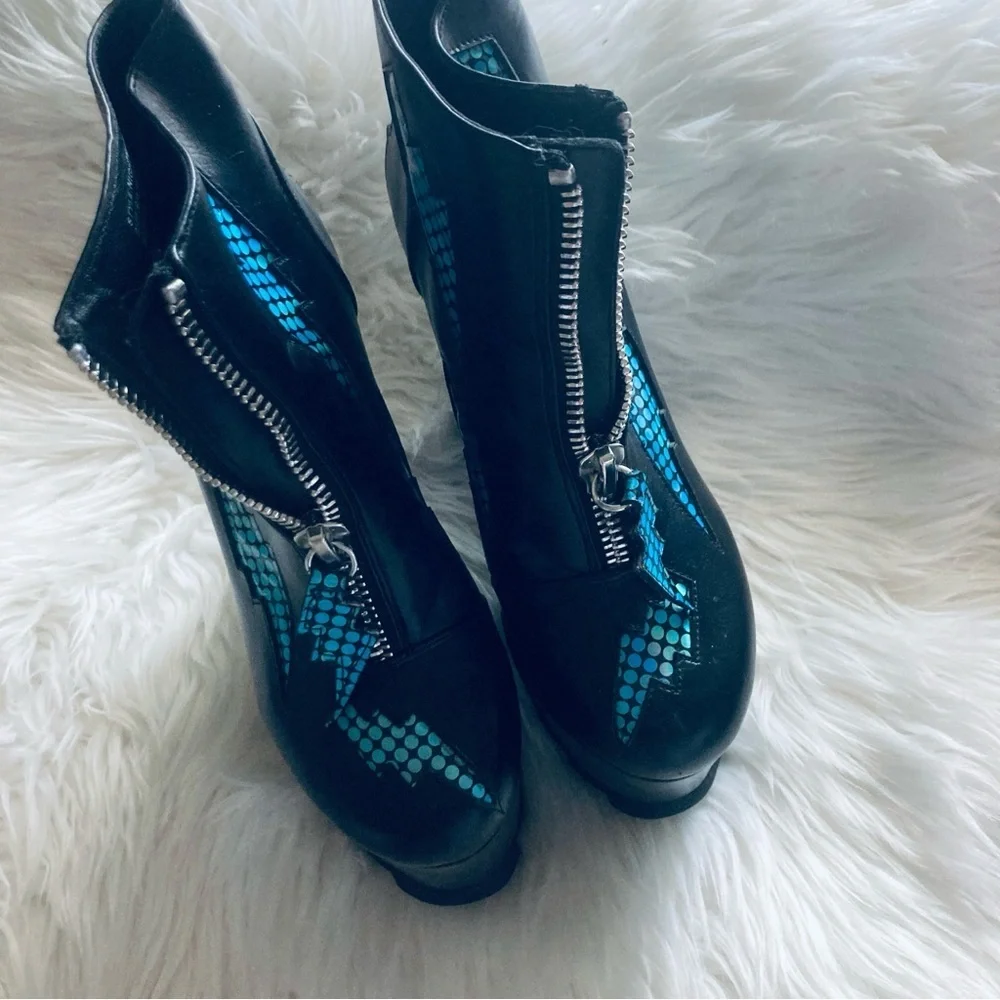 🖤 YRU Blue Lightning Platform Boots Size 6